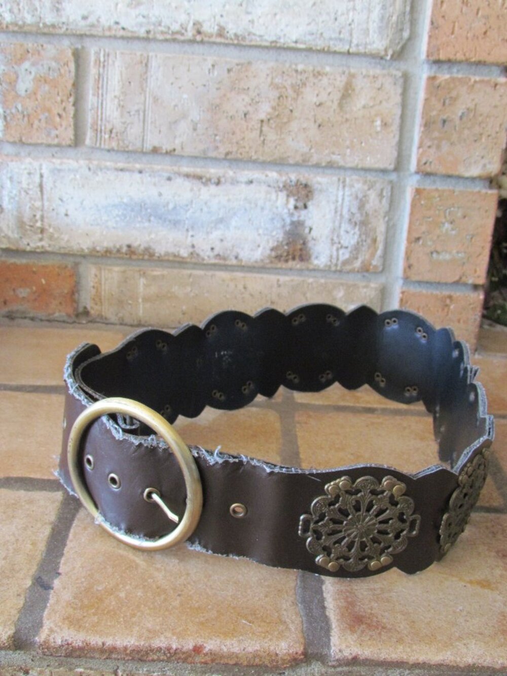 PIRATE CAPTAIN BELT, SHIP'S CREW, RUGGED LEATHER, ROUND METAL BUCKLE, MEDALLIONS